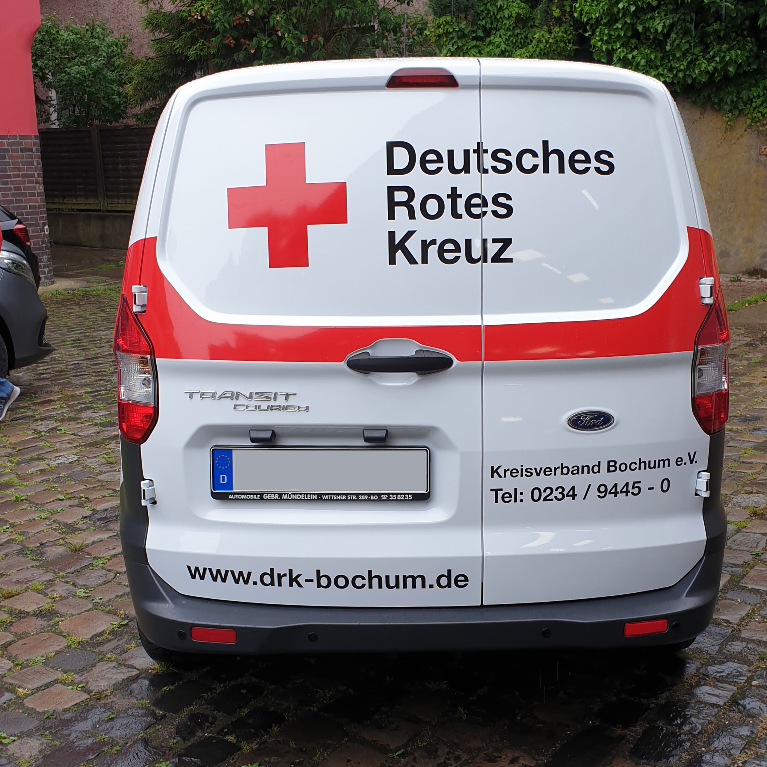 Ford Transit deutsche rotes Kreuz Beschriftung