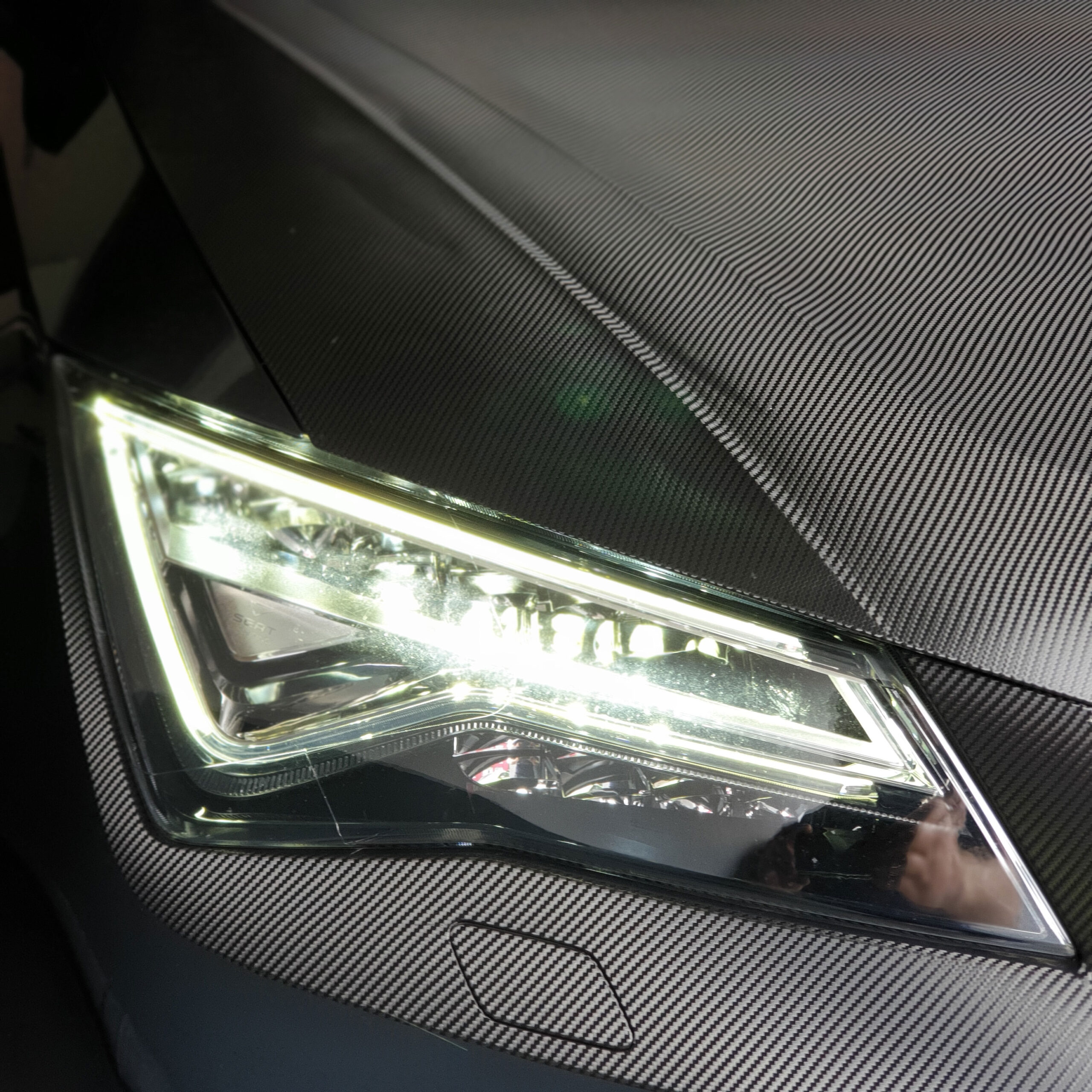 Seat Cupra Carbon LED