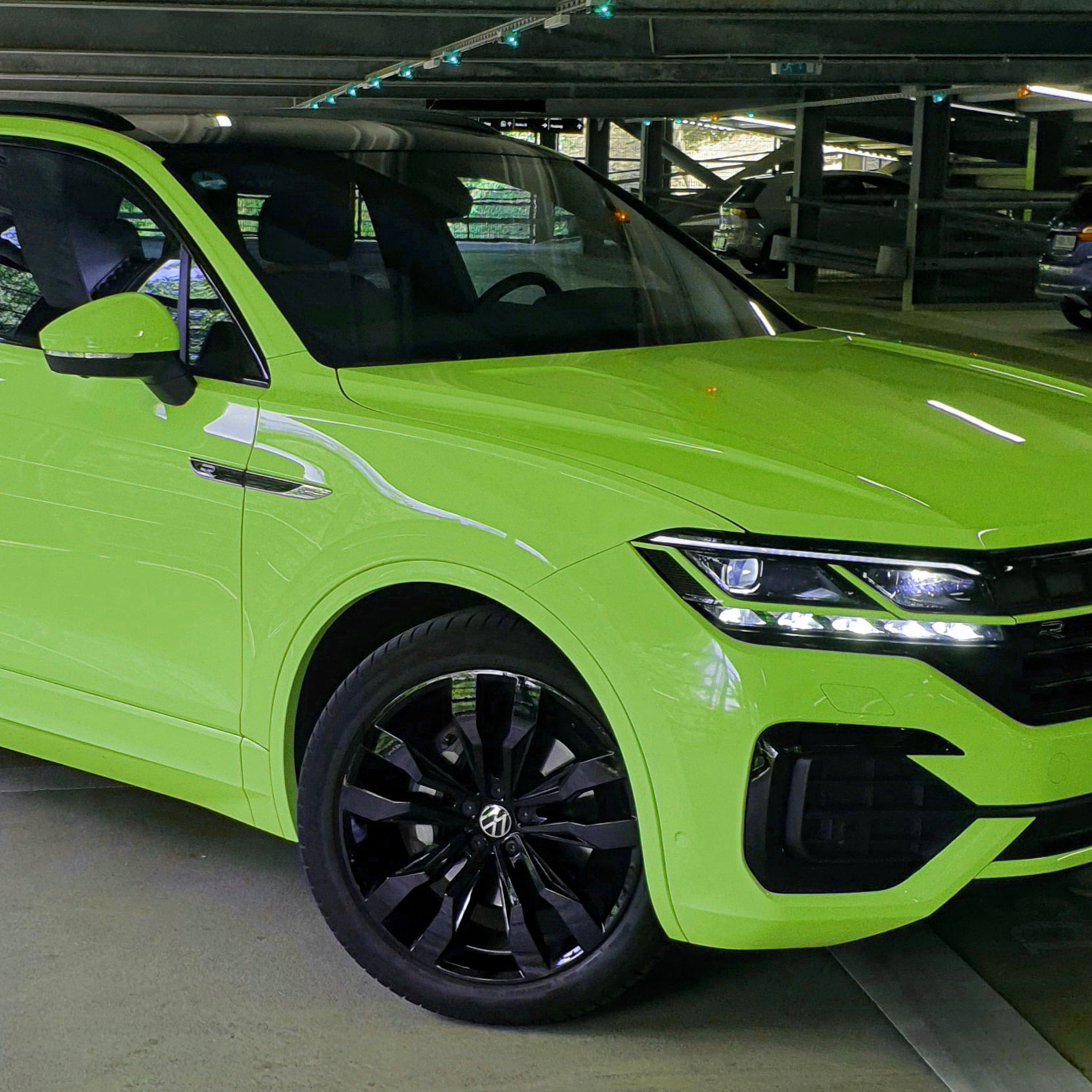 Touareg R Line Mamba Green